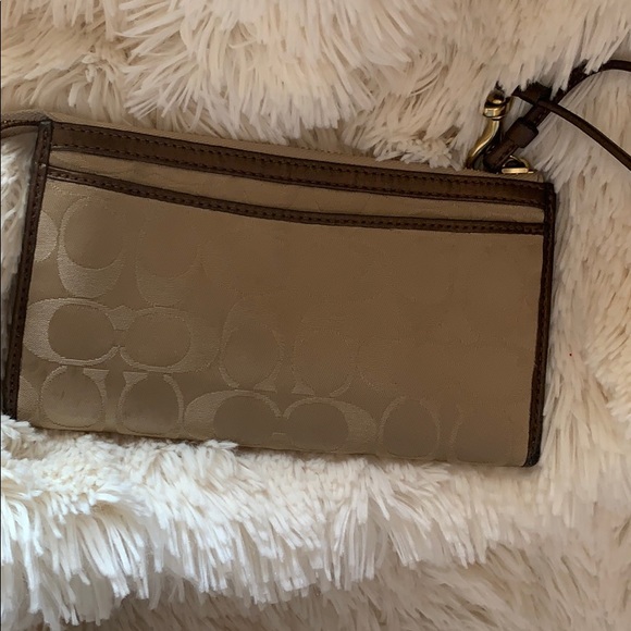 Coach Poppy Wallet - Picture 3 of 4